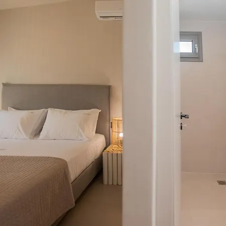 Grand Blue Beach & Suites アパート